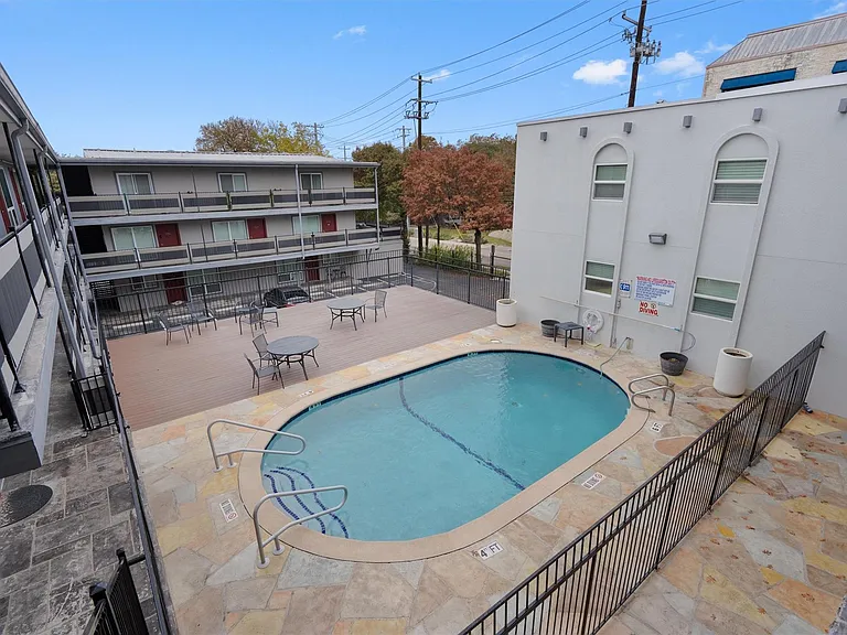 3110 Red River St #C-304 — Photo 20