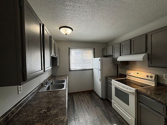4th image of 2505 Country Club Pkwy #12