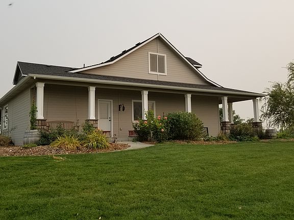 Side View-Door to Master Bed