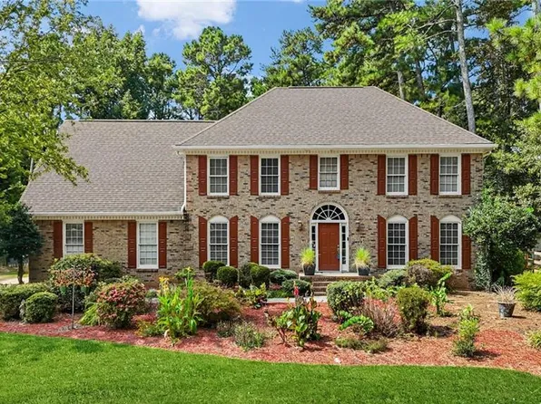 1339 Saint Michaels Ct, Lilburn, GA 30047