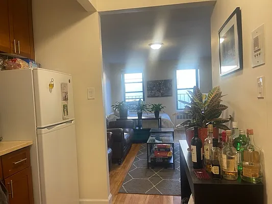 Rented by Oxford Property Group | media 9