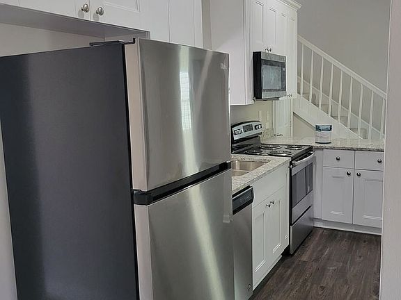 3rd image of 1020 Goff St