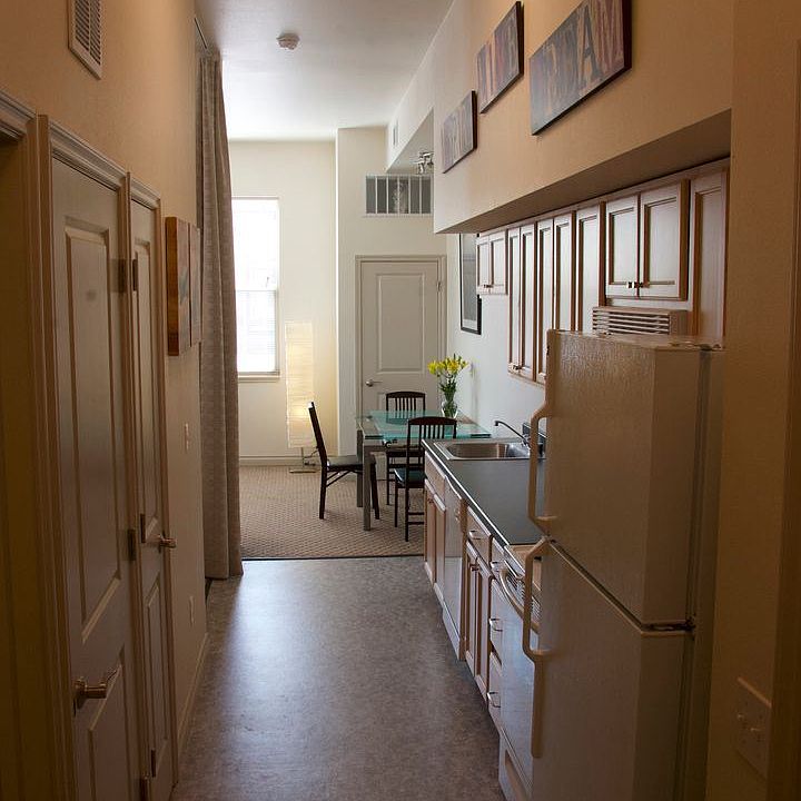 1st image of 825 W Spruce St #15326319