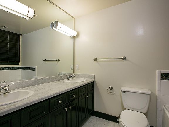 5th image of 2337 S Beverly Glen Blvd Unit 5