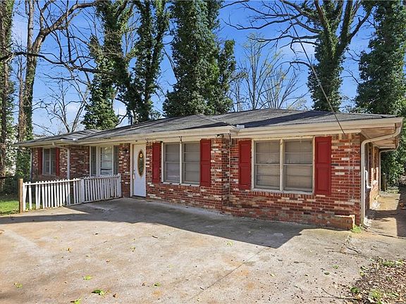 3rd image of 1548 Sylvan Rd SW