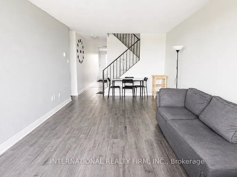 40 Sunny Glen Cres #308 — Photo 1