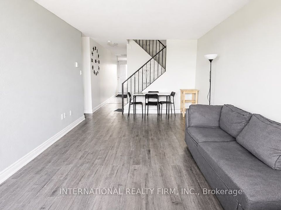 1st image of 40 Sunny Glen Cres #308