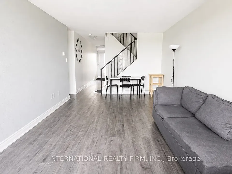 40 Sunny Glen Cres #308
