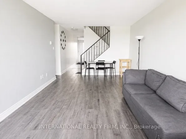 40 Sunny Glenway #308, Toronto, ON M3C 2Z2