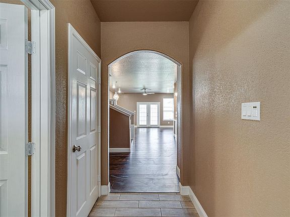 2nd image of 2672 Berryhill Dr