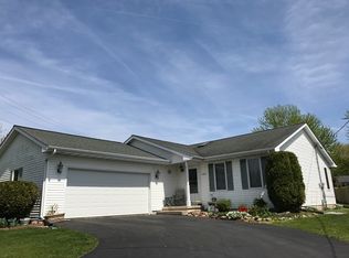 108 Elliott Dr, Rochelle, IL 61068