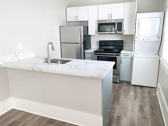 3rd image of 1344 7th Ave APT 6