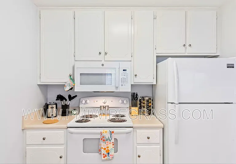 208 Foxchase Ln — Photo 12