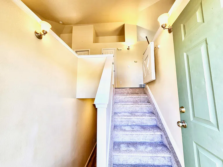 1805 Columbine Village Dr — Photo 14