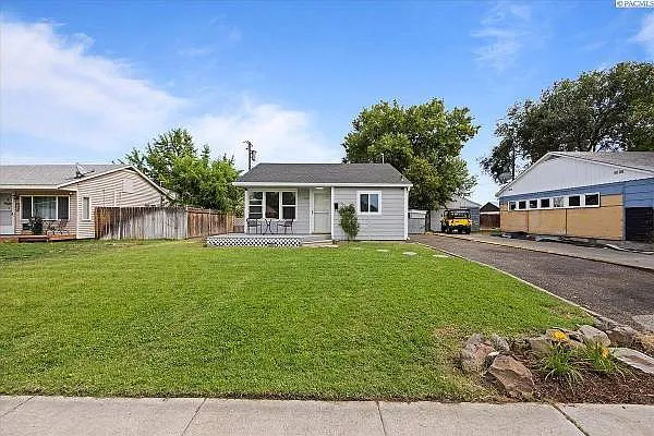 706 Willard Ave — Photo 16