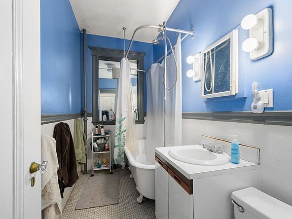 3rd image of 1263 Commonwealth Ave APT 4