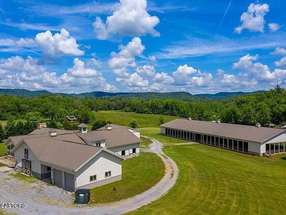 3rd image of 725 Dry Valley Rd