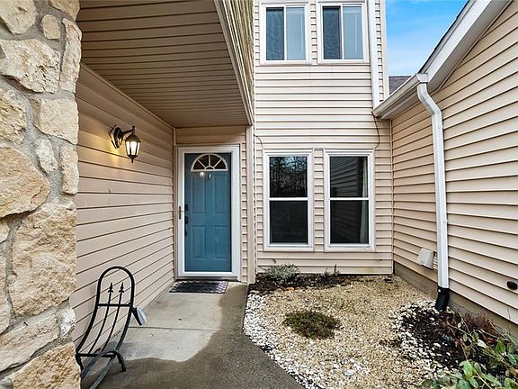 2nd image of 8024 Timberlodge Trl #16
