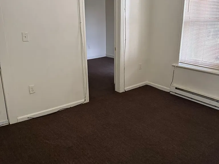 929 W Gordon St — Photo 6