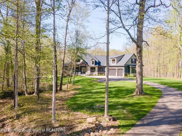 175 Three Oaks Rd, Okemos, MI 48864