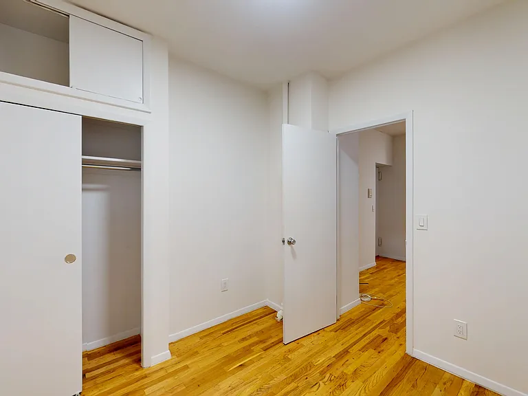 425 E 65th St #8 — Photo 7