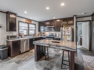1008 Frontier Trl, Mandan, ND 58554