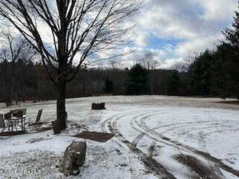 3rd image of 826 Route 29