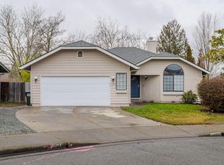 1850 Meadow Gln, Grants Pass, OR 97527