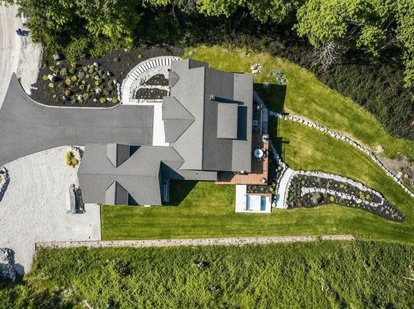 17345 Olympic Pl, Mount Vernon, WA 98274