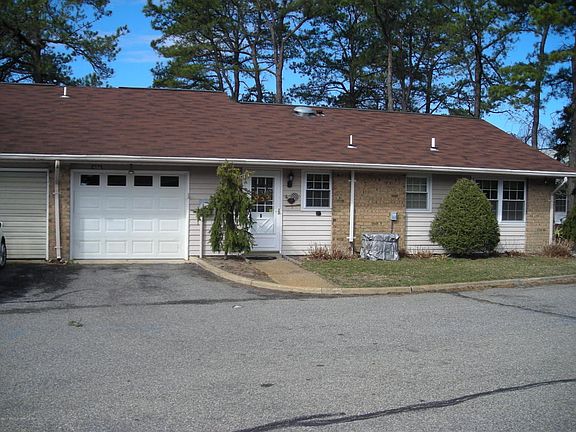 3rd image of 49A Cambridge Cir