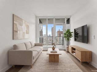 10750 135a St #1205, Surrey, BC V3T 4C9