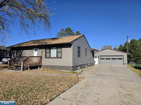 1921 E 31st St, Hibbing, MN 55746