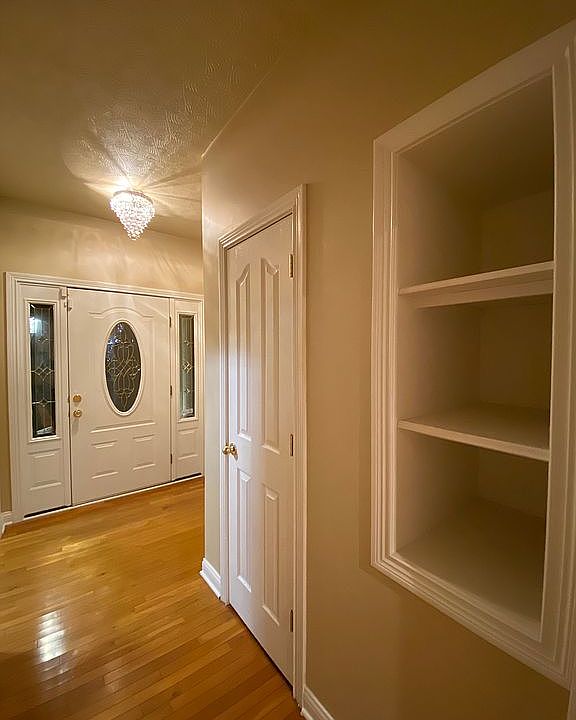 1st image of 233 Twin Pines Ln
