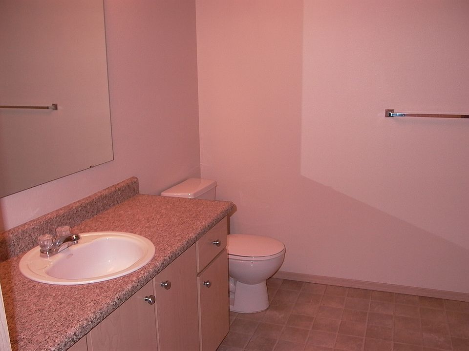 2nd image of 1325 McDaniel Ln SE APT 204