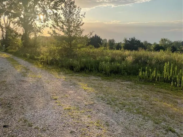 1833 Old Highway 66, Bourbon, MO 65441