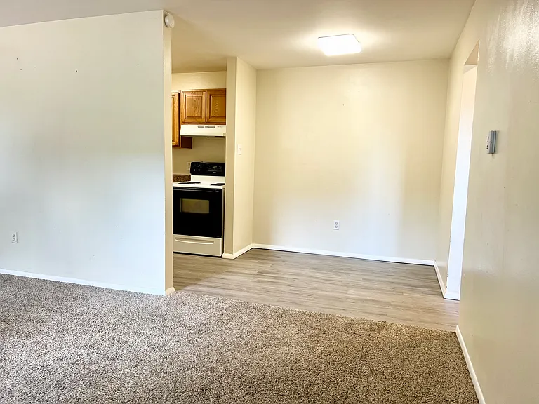 1633 Gaylord Ave #7 — Photo 6