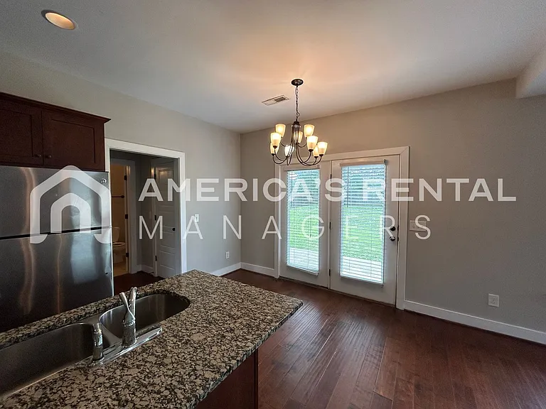 300 Oakwell Cir — Photo 10