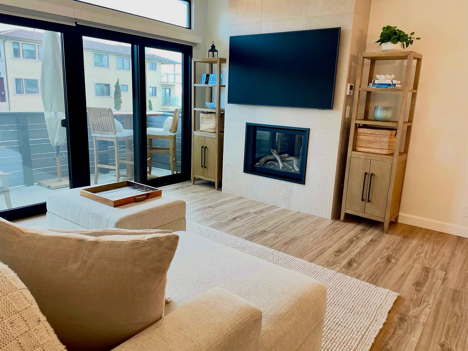 1 bed, 725 sqft, $6,900 — Photo 3
