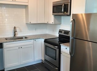 1116 King St APT D, Charleston, SC 29403