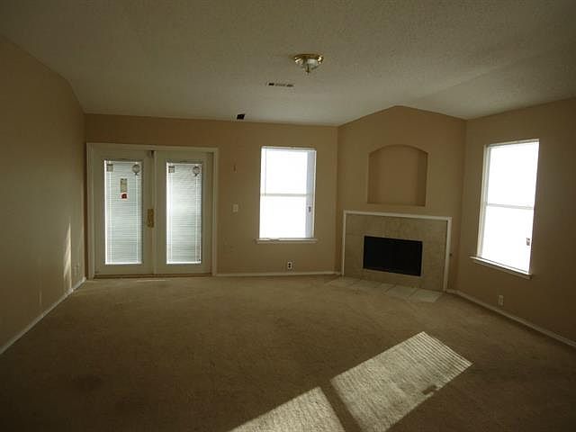 2nd image of 1932 Earnhardt Way