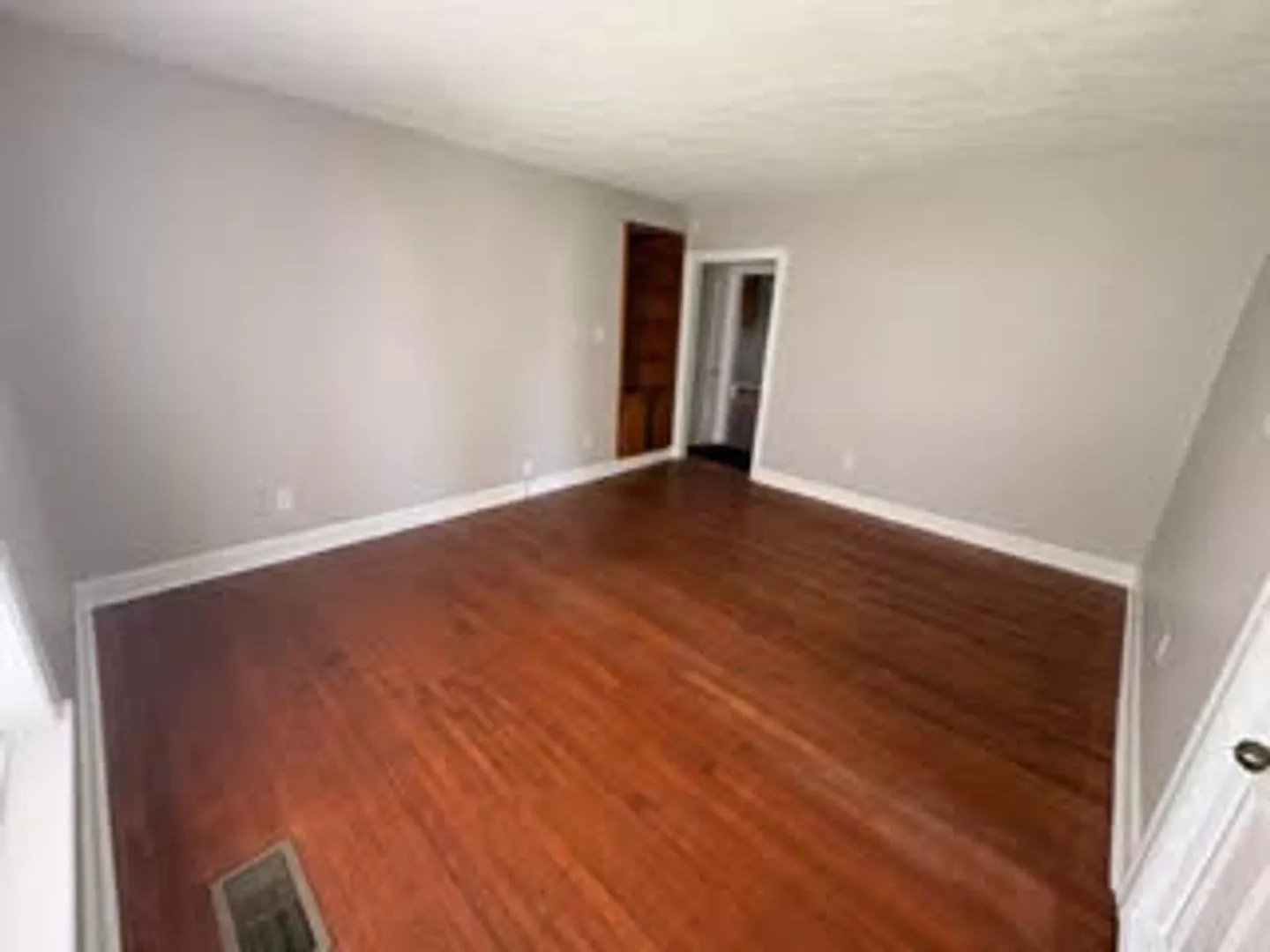 102 Clearview Dr — Photo 3