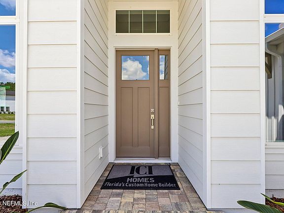 3rd image of 53 GLENBRIAR Court