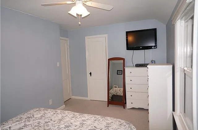 899 Kinnear Rd — Photo 21