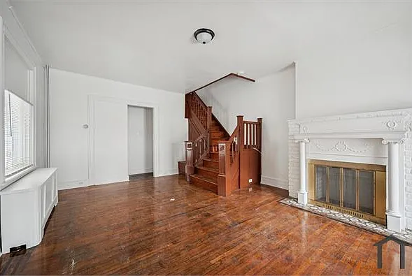 5 bed, 1921 sqft, $2,185 — Photo 4