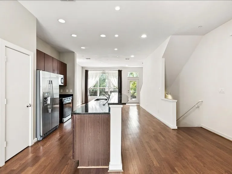 3800 Holland Ave #8 — Photo 10