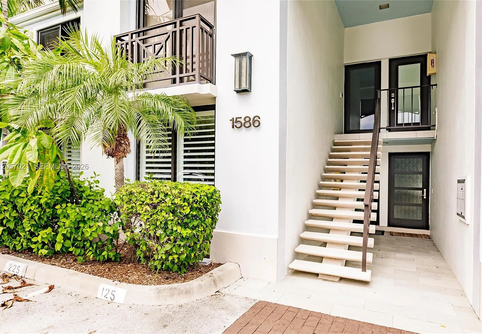Oceanage Condo — Photo 3