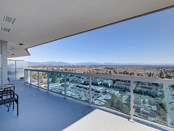 3rd image of 11967 80th Ave #2708