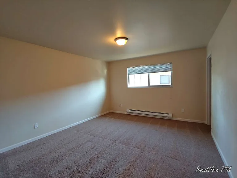 4127 California Ave SW #4 — Photo 9