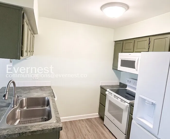 12135 Salemtown Dr — Photo 6