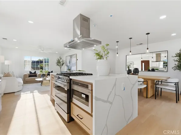 10121 Kukui Dr, Huntington Beach, CA 92646